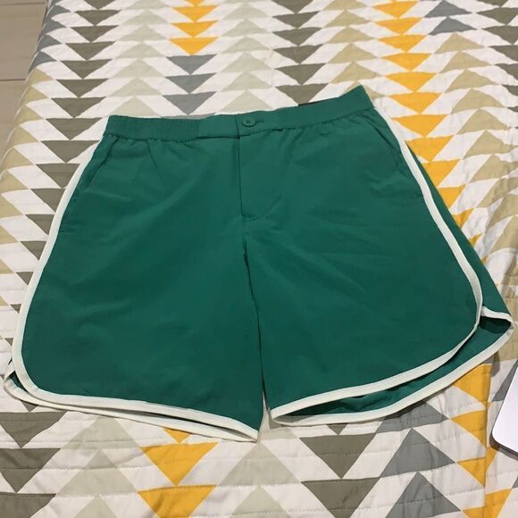 Michael Kors Stretch Sport Shorts NWT - Picture 1 of 4